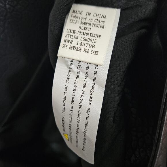 Loveriche Black Textured Faux Leather Mini Skirt Size Medium Front Slits - Picture 6 of 7